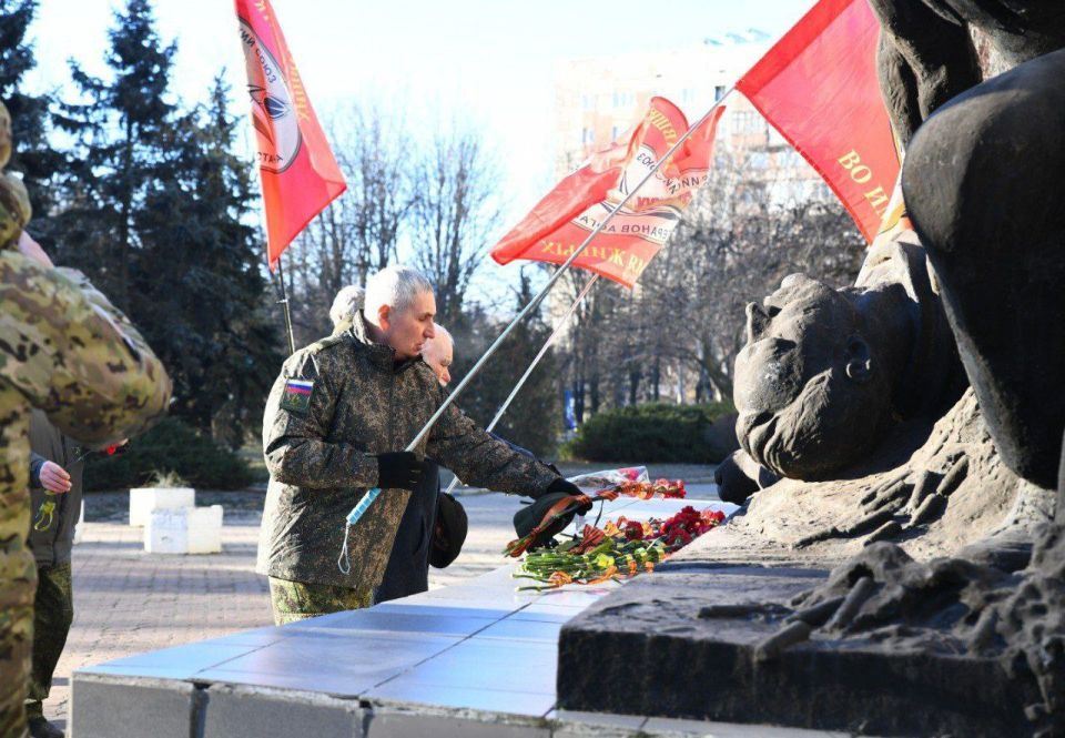 Валентина Харлашка: 25 декабря вместе с заместителем главы Администрации городского округа Макеевка Донецкой Народной Республики, председателем «Союза женщин города Макеевки» Регионального отделения «Союз женщин России»... Валентина Харлашка: 25 декабря вместе с заместителем главы Администрации городского округа Макеевка Донецкой Народной Республики, председателем «Союза женщин города Макеевки» Регионального отделения «Союз женщин России»...
