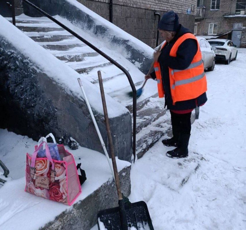 Александр Подгорный: В Кировском внутригородском районе ведутся работы по зимнему содержанию территории Александр Подгорный: В Кировском внутригородском районе ведутся работы по зимнему содержанию территории