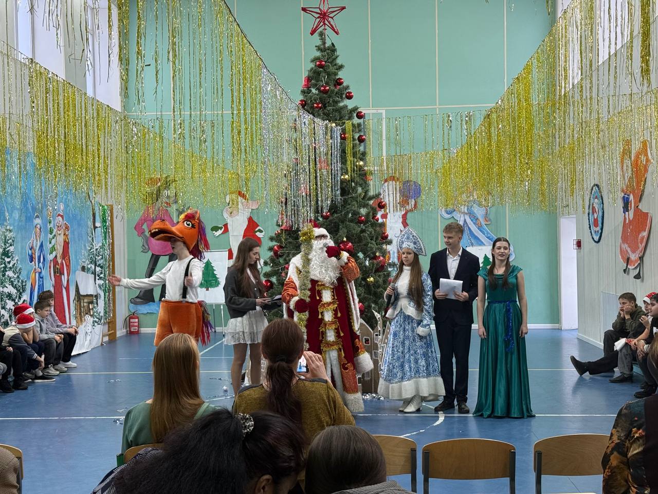 Новогодний утренник: «Новогодние приключения» в Тельмановской гимназии Новогодний утренник: «Новогодние приключения» в Тельмановской гимназии