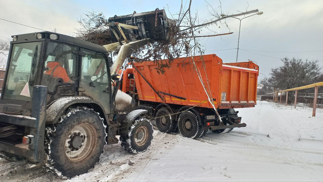 Валентин Левченко: В результате проведения еженедельных встреч руководством Управы и депутатами Донецкого городского совета с жителями района, были зафиксированы обращения по ликвидации несанкционированных стихийных свалок Валентин Левченко: В результате проведения еженедельных встреч руководством Управы и депутатами Донецкого городского совета с жителями района, были зафиксированы обращения по ликвидации несанкционированных стихийных свалок
