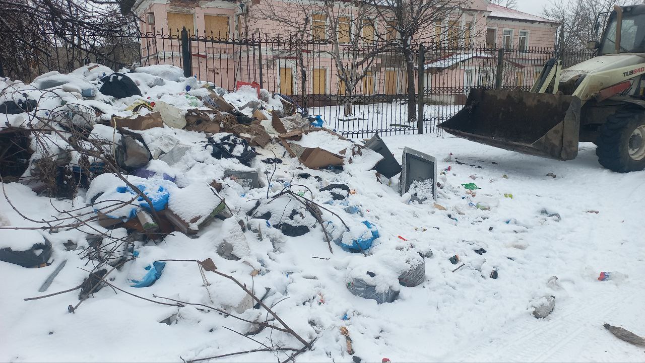 Валентин Левченко: В результате проведения еженедельных встреч руководством Управы и депутатами Донецкого городского совета с жителями района, были зафиксированы обращения по ликвидации несанкционированных стихийных свалок