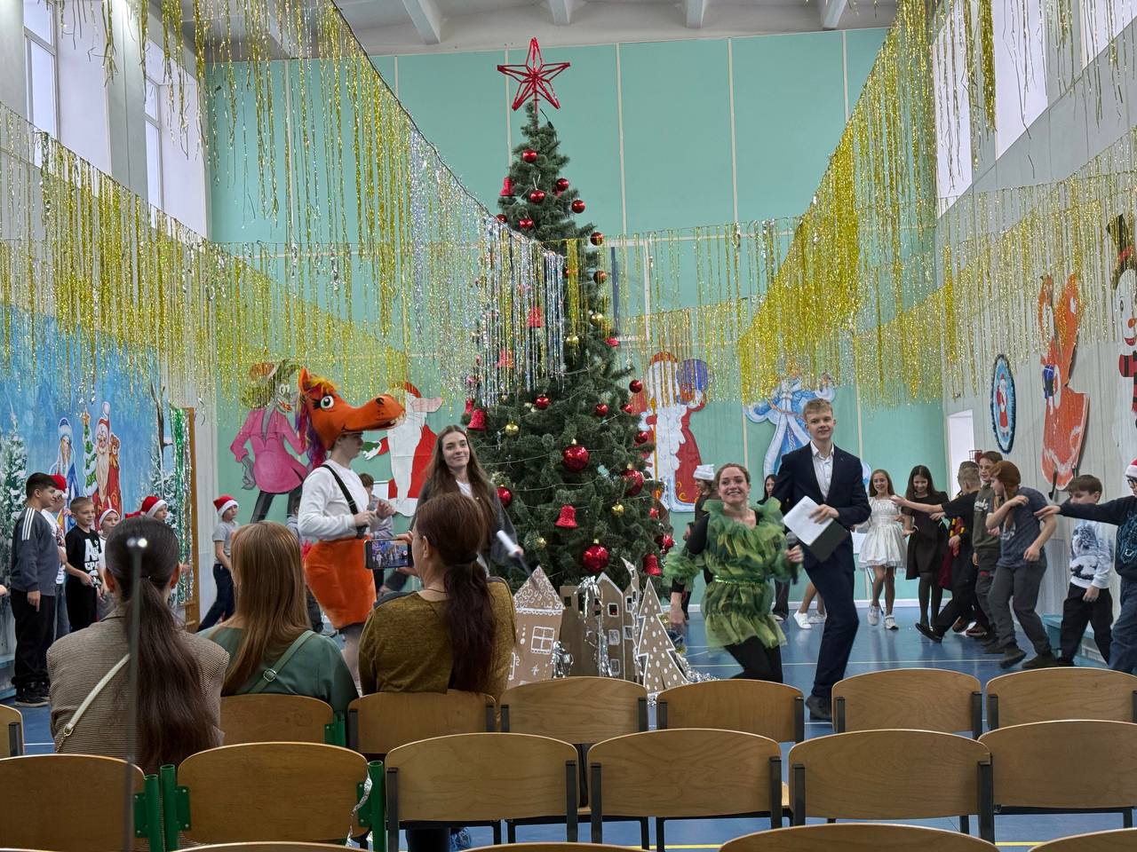 Новогодний утренник: «Новогодние приключения» в Тельмановской гимназии Новогодний утренник: «Новогодние приключения» в Тельмановской гимназии