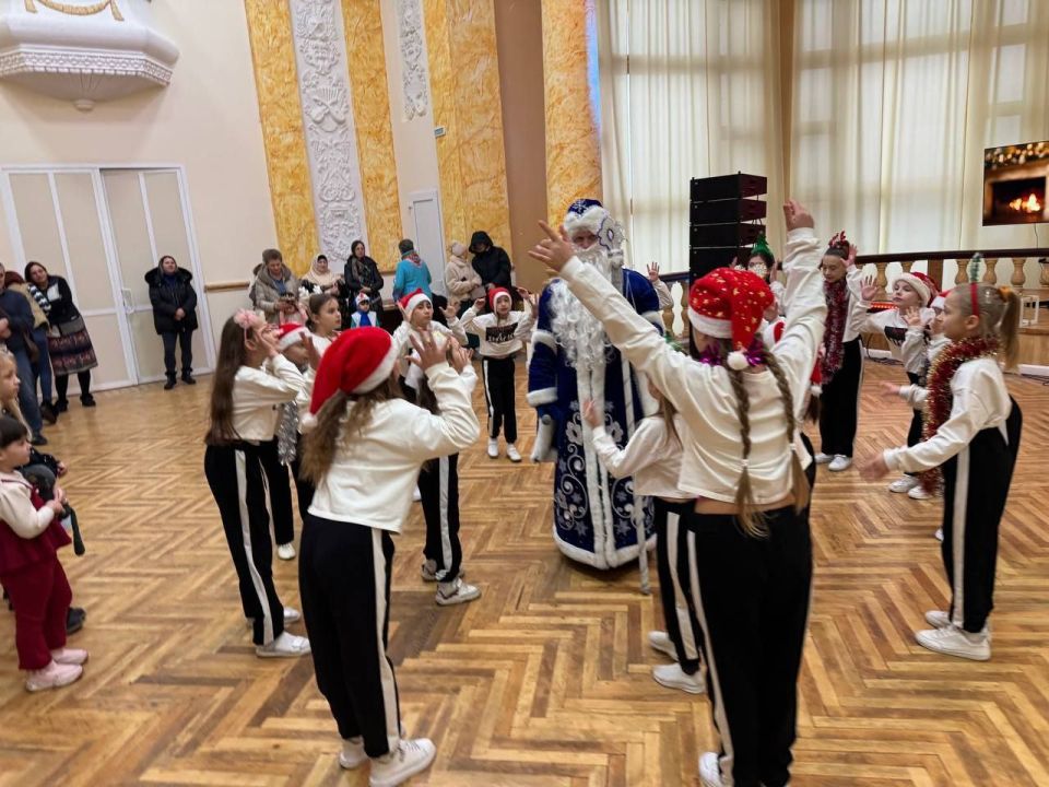 В Шахтерске прошел Новогодний утренник для детей работников водоканала В Шахтерске прошел Новогодний утренник для детей работников водоканала