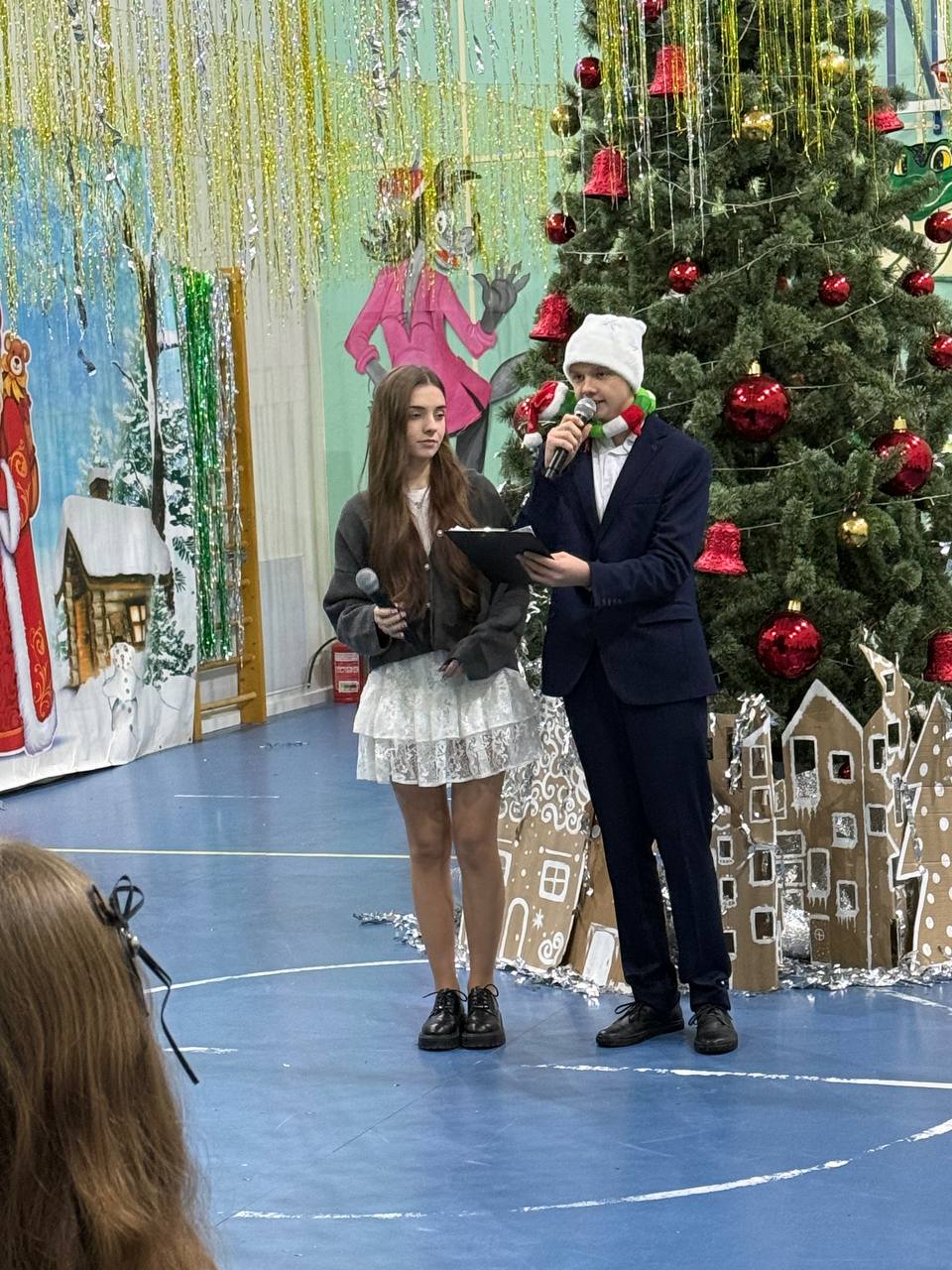 Новогодний утренник: «Новогодние приключения» в Тельмановской гимназии