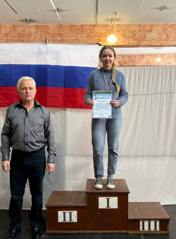 Новогодний настрой и спортивный характер: первенство по Русскому жиму в Харцызске Новогодний настрой и спортивный характер: первенство по Русскому жиму в Харцызске