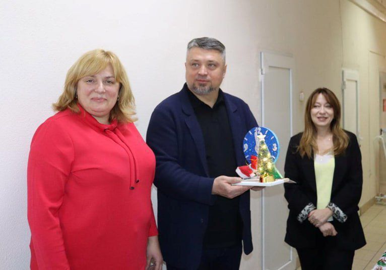 ЯРКИЙ КРЕАТИВ И ПРАЗДНИЧНОЕ НАСТРОЕНИЕ: ЧЛЕНЫ ПРОФСОЮЗА "ДОНБАССТЕПЛОЭНЕРГО" И ИХ ДЕТИ ПРЕДСТАВИЛИ 250 РАБОТ НА ВЫСТАВКЕ "НОВОГОДНИЕ ЧАСЫ" ЯРКИЙ КРЕАТИВ И ПРАЗДНИЧНОЕ НАСТРОЕНИЕ: ЧЛЕНЫ ПРОФСОЮЗА "ДОНБАССТЕПЛОЭНЕРГО" И ИХ ДЕТИ ПРЕДСТАВИЛИ 250 РАБОТ НА ВЫСТАВКЕ "НОВОГОДНИЕ ЧАСЫ"