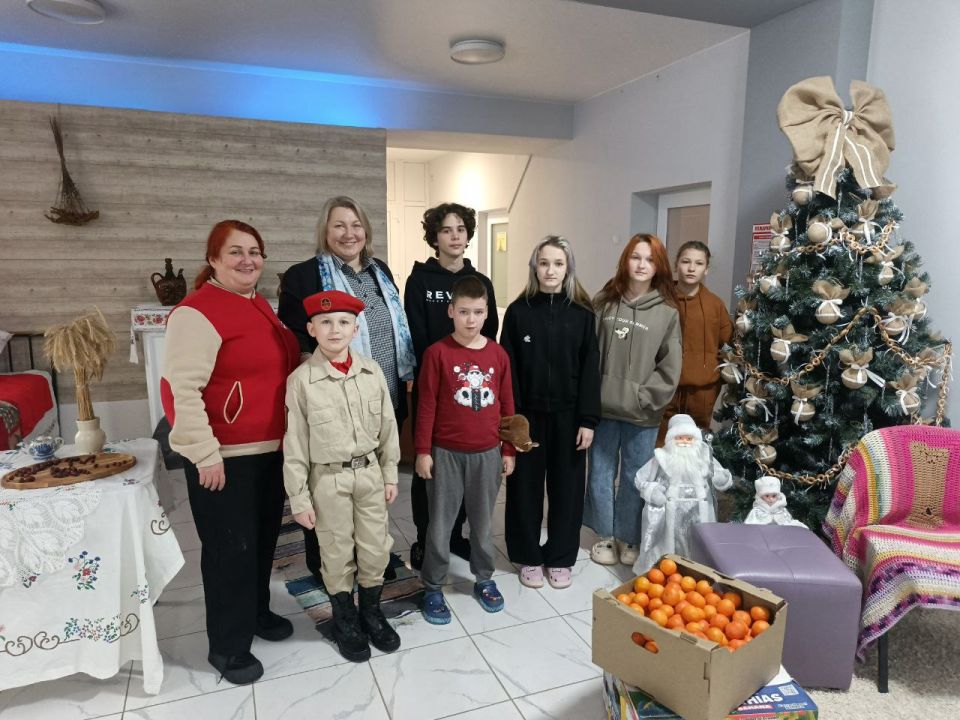Витамины к новогодним праздникам для воспитанников детских центров Горловки! Витамины к новогодним праздникам для воспитанников детских центров Горловки!
