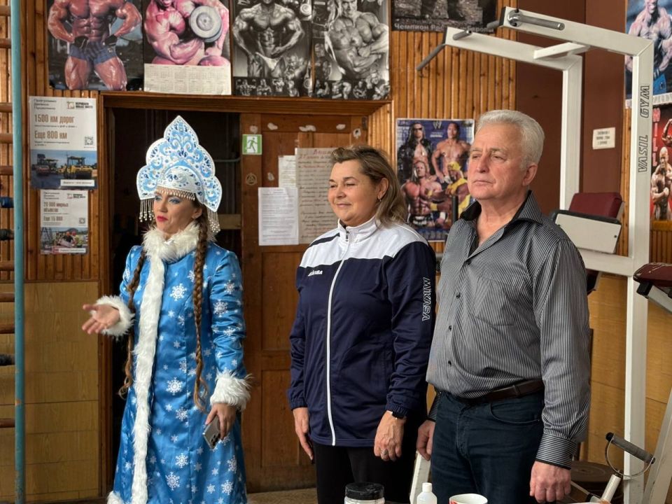 Новогодний настрой и спортивный характер: первенство по Русскому жиму в Харцызске Новогодний настрой и спортивный характер: первенство по Русскому жиму в Харцызске