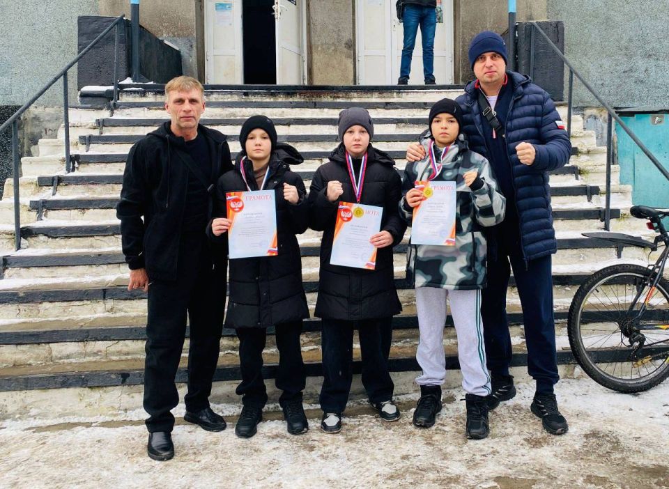 27 декабря 2025 года в МБУ ДО «СШ № 2 Г. МАКЕЕВКИ» прошёл «Открытый Новогодний ринг по боксу» 27 декабря 2025 года в МБУ ДО «СШ № 2 Г. МАКЕЕВКИ» прошёл «Открытый Новогодний ринг по боксу»