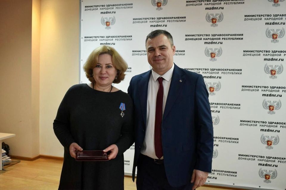 Министерство здравоохранения ДНР с глубоким уважением и благодарностью чествует лучших главных врачей Министерство здравоохранения ДНР с глубоким уважением и благодарностью чествует лучших главных врачей