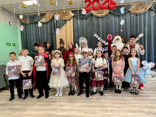 Новогодняя сказка в стенах Ялтинской школы №1 Новогодняя сказка в стенах Ялтинской школы №1