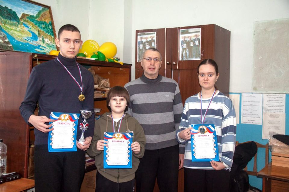 Турнир по шахматам. 28 декабря в городе Енакиево состоялся новогодний турнир по шахматам Турнир по шахматам. 28 декабря в городе Енакиево состоялся новогодний турнир по шахматам