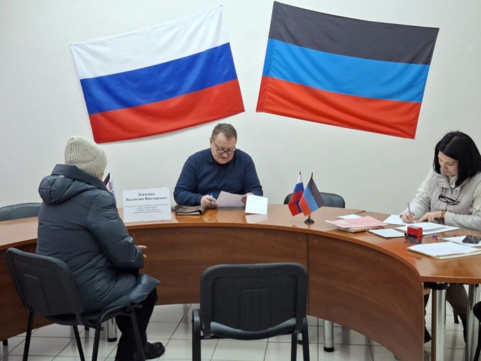 Валентин Левченко: Согласно плану работы, провел сегодня личный прием граждан в Управе Валентин Левченко: Согласно плану работы, провел сегодня личный прием граждан в Управе