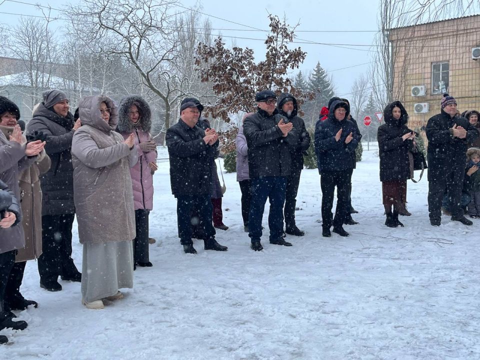 Василий Овчаров: Накануне самого чудесного и волшебного праздника Нового года в Новоазовске на одну благоустроенную территорию стало больше Василий Овчаров: Накануне самого чудесного и волшебного праздника Нового года в Новоазовске на одну благоустроенную территорию стало больше