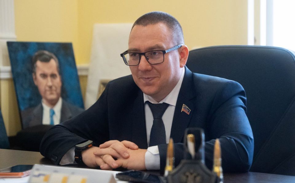 Мечта о локомотиве: Андрей Крамар помог подарить ребенку новогоднюю сказку Мечта о локомотиве: Андрей Крамар помог подарить ребенку новогоднюю сказку