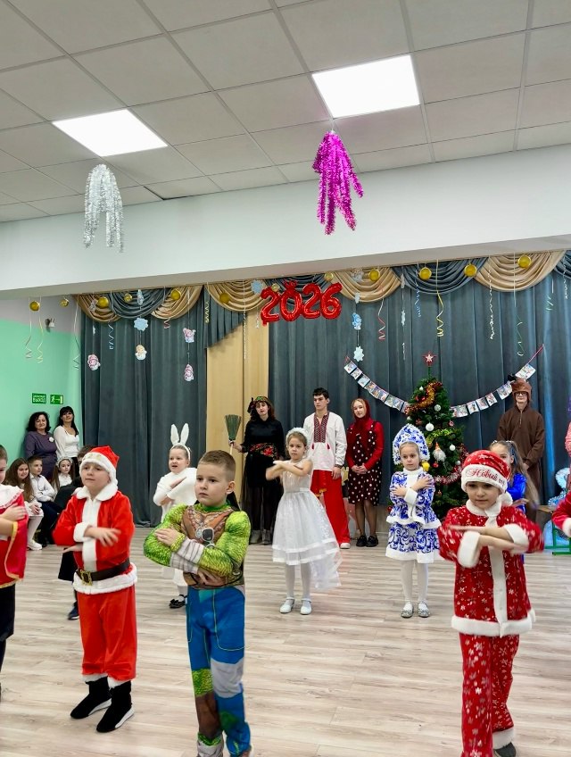 Новогодняя сказка в стенах Ялтинской школы №1 Новогодняя сказка в стенах Ялтинской школы №1