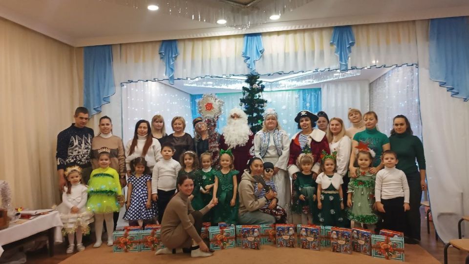 Обучающиеся ГБОУ "Светлодарский УВК" выражают искреннюю благодарность губернатору Камчатского края Солодову В.В. за чудесные сладкие подарки Обучающиеся ГБОУ "Светлодарский УВК" выражают искреннюю благодарность губернатору Камчатского края Солодову В.В. за чудесные сладкие подарки