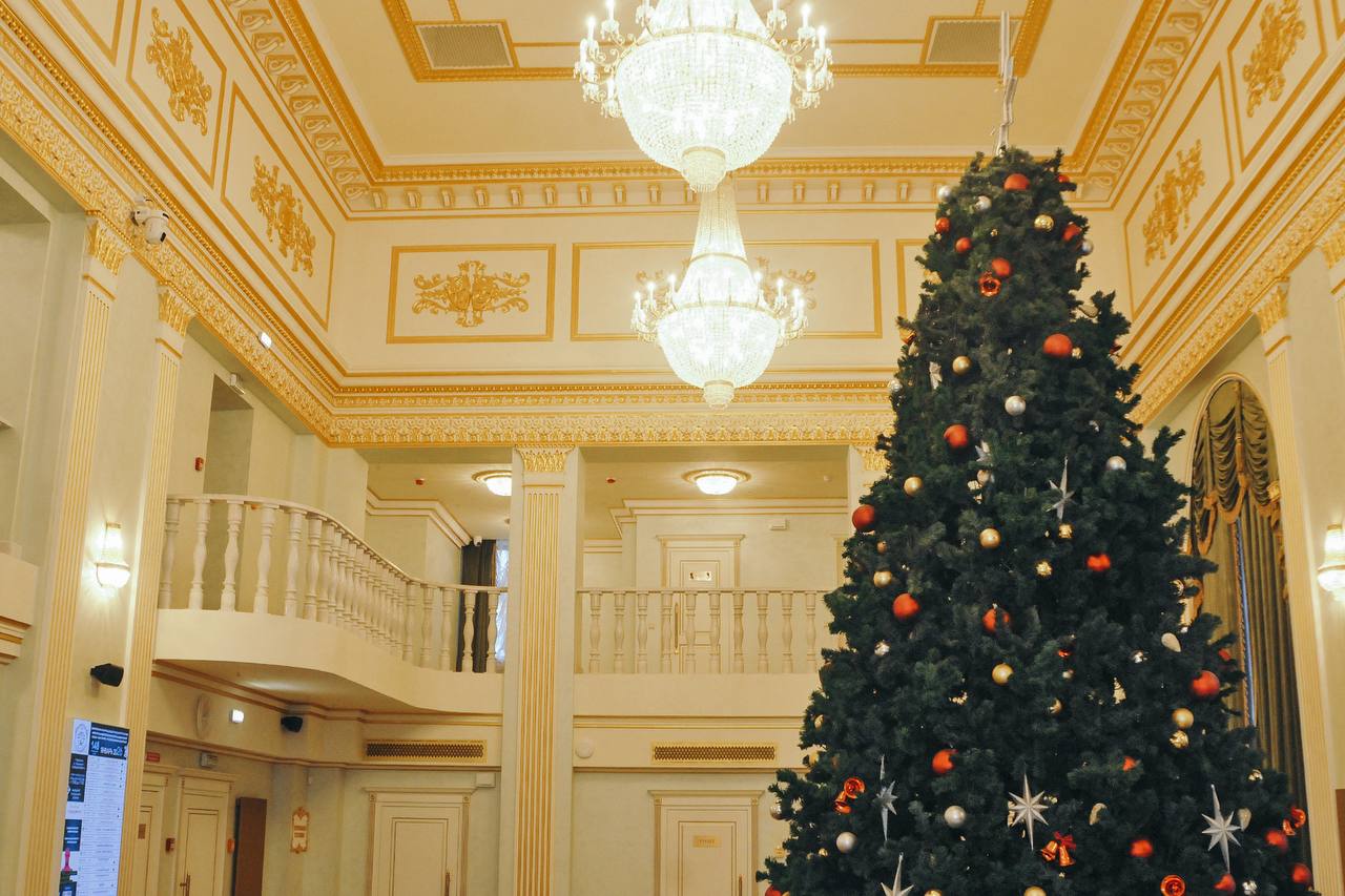 «Один из лучших в России и мире»: восстановленный драмтеатр в Мариуполе встретил первых зрителей «Один из лучших в России и мире»: восстановленный драмтеатр в Мариуполе встретил первых зрителей