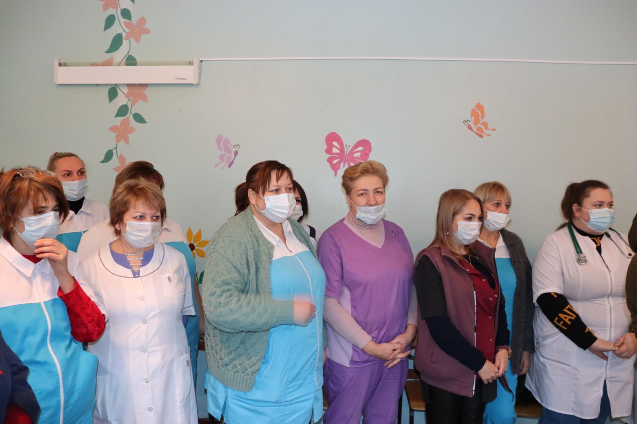 "КОРОБКИ ХРАБРОСТИ", СОБРАННЫЕ СОТРУДНИКАМИ "ДОНБАССТЕПЛОЭНЕРГО" ПЕРЕДАНЫ ЮНЫМ ПАЦИЕНТАМ ДЕТСКОЙ БОЛЬНИЦЫ В ДОНЕЦКЕ "КОРОБКИ ХРАБРОСТИ", СОБРАННЫЕ СОТРУДНИКАМИ "ДОНБАССТЕПЛОЭНЕРГО" ПЕРЕДАНЫ ЮНЫМ ПАЦИЕНТАМ ДЕТСКОЙ БОЛЬНИЦЫ В ДОНЕЦКЕ