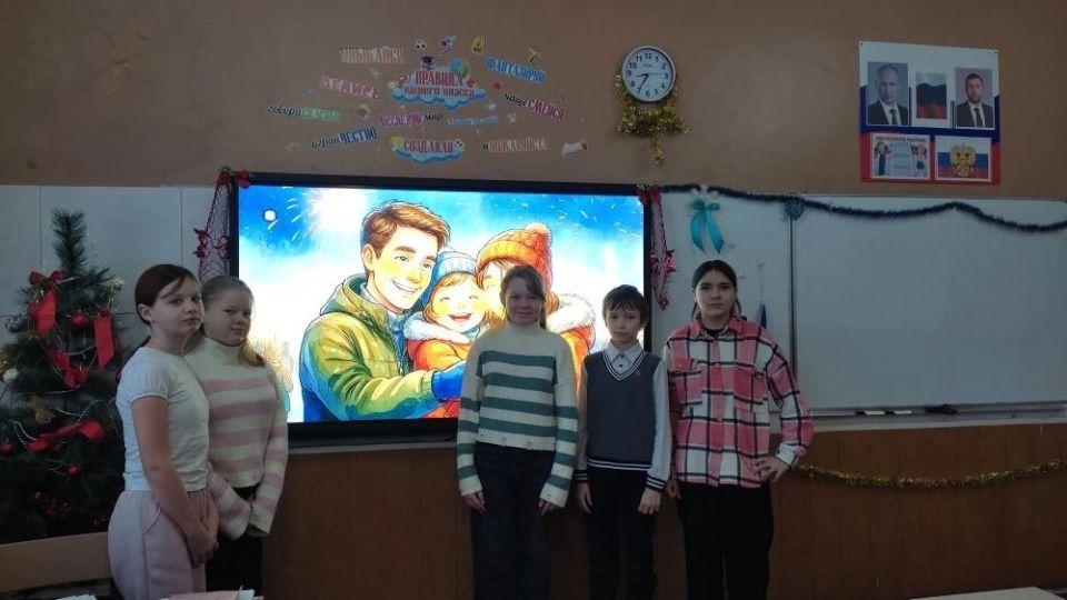 В школах Кировского прошли внеурочные занятия на тему «Разговоры о важном» В школах Кировского прошли внеурочные занятия на тему «Разговоры о важном»