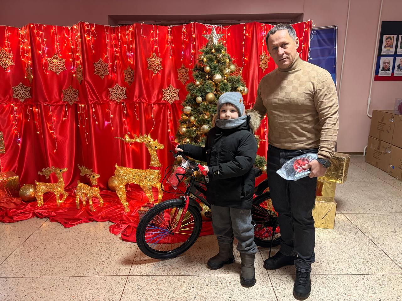 Александр Пеняев: Принял участие в доброй новогодней акции «Елка желаний»