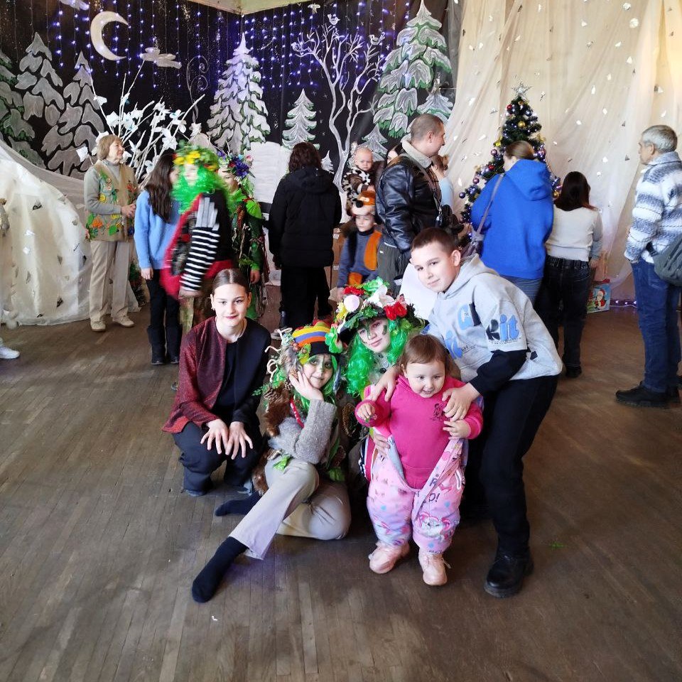 В преддверии Нового года в городах и районах Донецкой Народной Республики прошли праздничные мероприятия, в которых приняли участие дети из семей ветеранов, состоящих на сопровождении в филиале фонда «Защитники Отечества» В преддверии Нового года в городах и районах Донецкой Народной Республики прошли праздничные мероприятия, в которых приняли участие дети из семей ветеранов, состоящих на сопровождении в филиале фонда «Защитники Отечества»