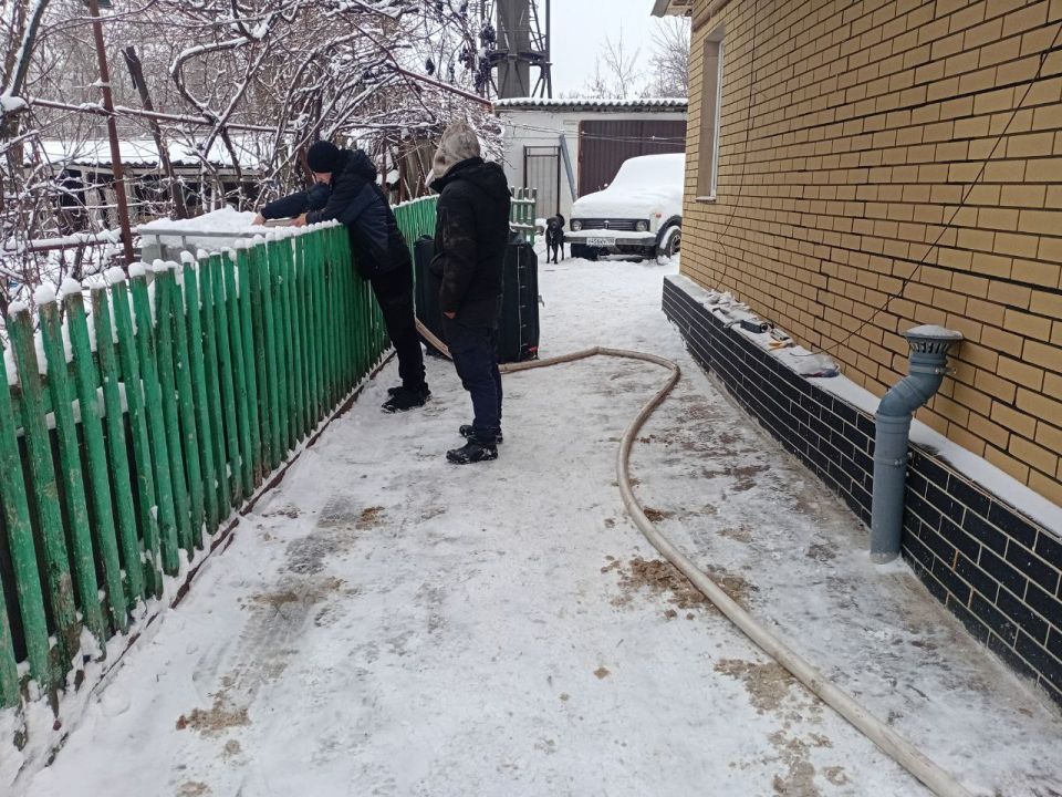 В Кировском внутригородском районе при поддержке региона-шефа Московская область продолжается подвоз воды для жителей домов, в которые в установленный графиком день не поступила вода В Кировском внутригородском районе при поддержке региона-шефа Московская область продолжается подвоз воды для жителей домов, в которые в установленный графиком день не поступила вода
