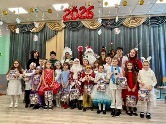 Новогодняя сказка в стенах Ялтинской школы №1 Новогодняя сказка в стенах Ялтинской школы №1