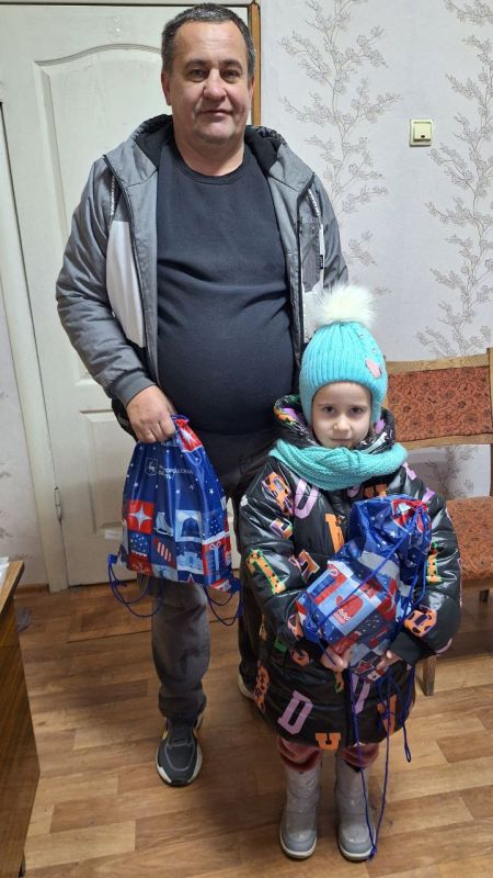 С наступающим Новым годом! С наступающим Новым годом!