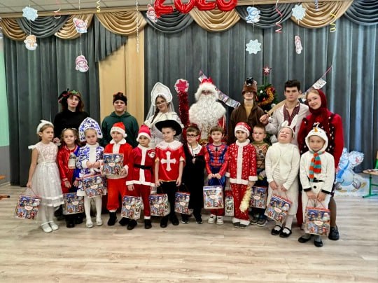 Новогодняя сказка в стенах Ялтинской школы №1
