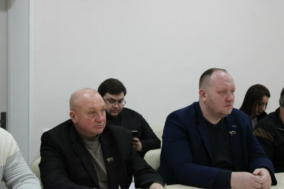Роман Конев: 29 декабря 2025 года провёл пятьдесят восьмое внеочередное заседание Горловского городского совета Донецкой Народной Республики первого созыва Роман Конев: 29 декабря 2025 года провёл пятьдесят восьмое внеочередное заседание Горловского городского совета Донецкой Народной Республики первого созыва