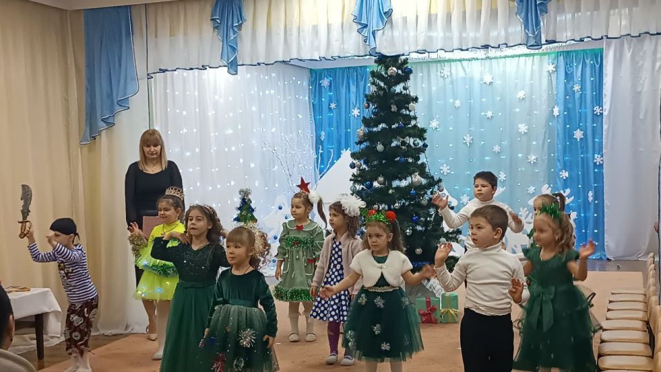 В старшей группе ГБОУ "Светлодарский УВК" состоялось настоящее новогоднее чудо! В старшей группе ГБОУ "Светлодарский УВК" состоялось настоящее новогоднее чудо!