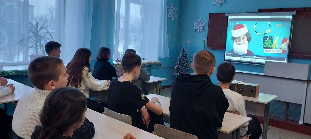 В школах Кировского прошли внеурочные занятия на тему «Разговоры о важном» В школах Кировского прошли внеурочные занятия на тему «Разговоры о важном»