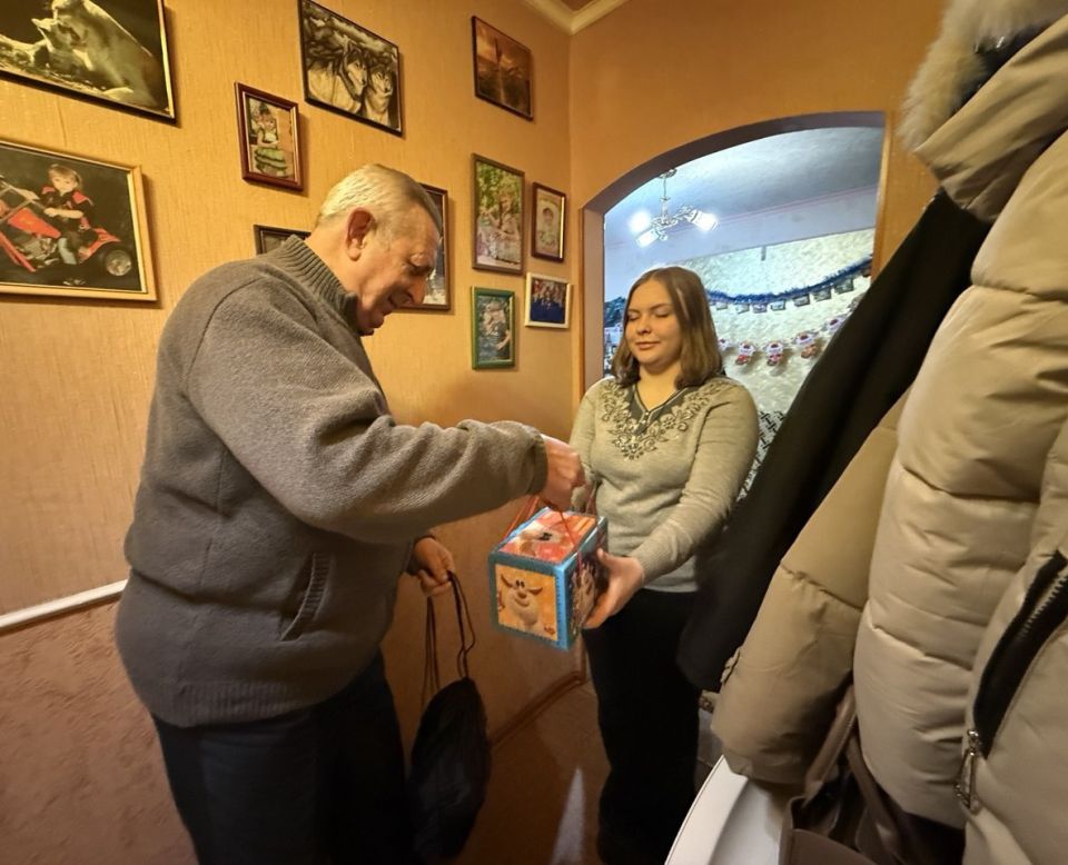 Депутаты исполняют детские новогодние желания Депутаты исполняют детские новогодние желания