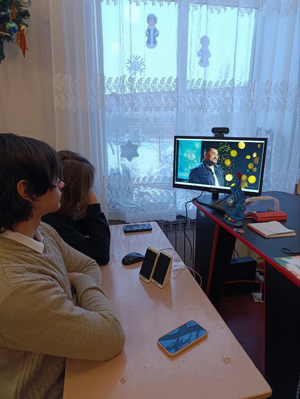 В школах Кировского прошли внеурочные занятия на тему «Разговоры о важном» В школах Кировского прошли внеурочные занятия на тему «Разговоры о важном»