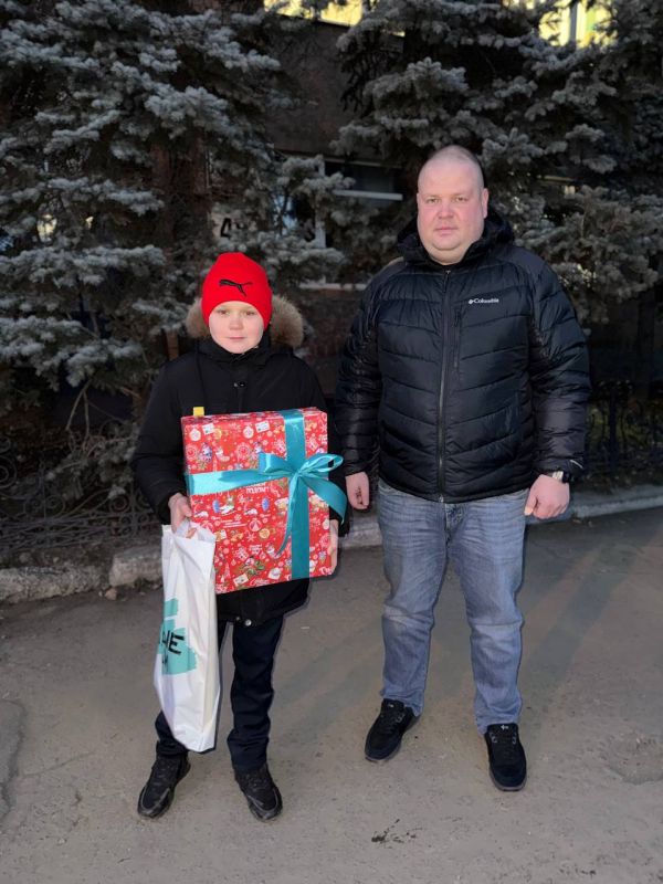 Депутаты исполняют детские новогодние желания Депутаты исполняют детские новогодние желания
