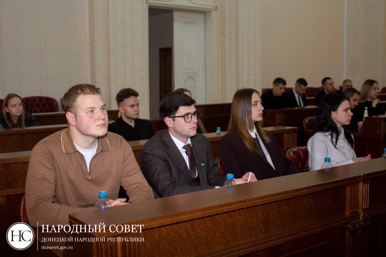 Константин Кузьмин: Сегодня состоялось пленарное заседание Молодежного Парламента ДНР, на котором ребята подвели итоги деятельности за 2025 год Константин Кузьмин: Сегодня состоялось пленарное заседание Молодежного Парламента ДНР, на котором ребята подвели итоги деятельности за 2025 год