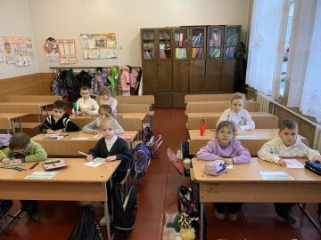 В школах Кировского прошли внеурочные занятия на тему «Разговоры о важном»