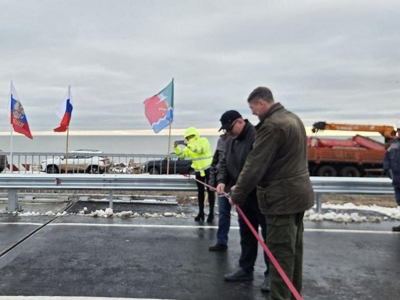Благодаря подмосковным строителям в Новоазовском округе восстановлены три мостовых сооружения Благодаря подмосковным строителям в Новоазовском округе восстановлены три мостовых сооружения