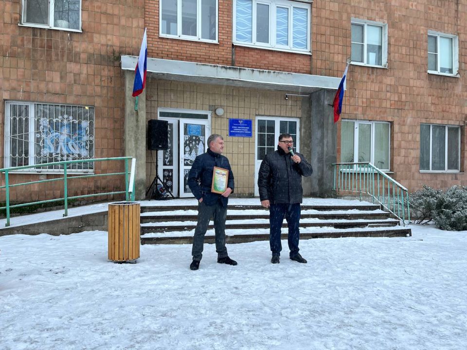 Василий Овчаров: Накануне самого чудесного и волшебного праздника Нового года в Новоазовске на одну благоустроенную территорию стало больше Василий Овчаров: Накануне самого чудесного и волшебного праздника Нового года в Новоазовске на одну благоустроенную территорию стало больше