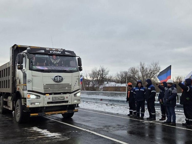 Благодаря подмосковным строителям в Новоазовском округе восстановлены три мостовых сооружения Благодаря подмосковным строителям в Новоазовском округе восстановлены три мостовых сооружения
