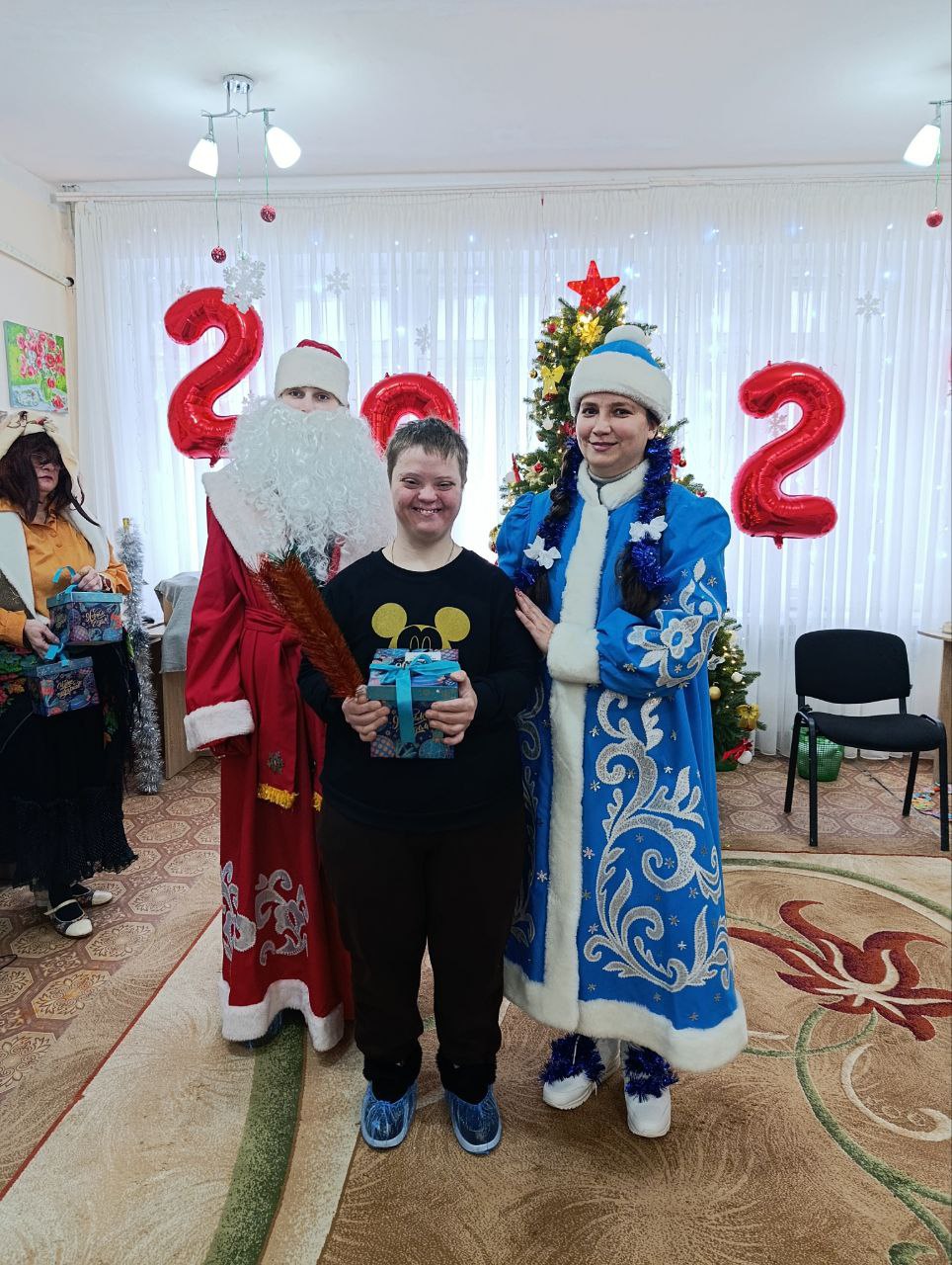 В ГБУ ЦСРИДИ г.Дебальцево по партийному проекту "Женское Движение" прошло праздничное мероприятие Новый год отметим вместе с танцем, играми и песней В ГБУ ЦСРИДИ г.Дебальцево по партийному проекту "Женское Движение" прошло праздничное мероприятие Новый год отметим вместе с танцем, играми и песней