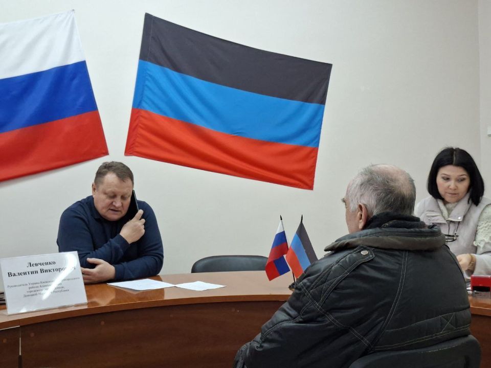 Валентин Левченко: Согласно плану работы, провел сегодня личный прием граждан в Управе Валентин Левченко: Согласно плану работы, провел сегодня личный прием граждан в Управе