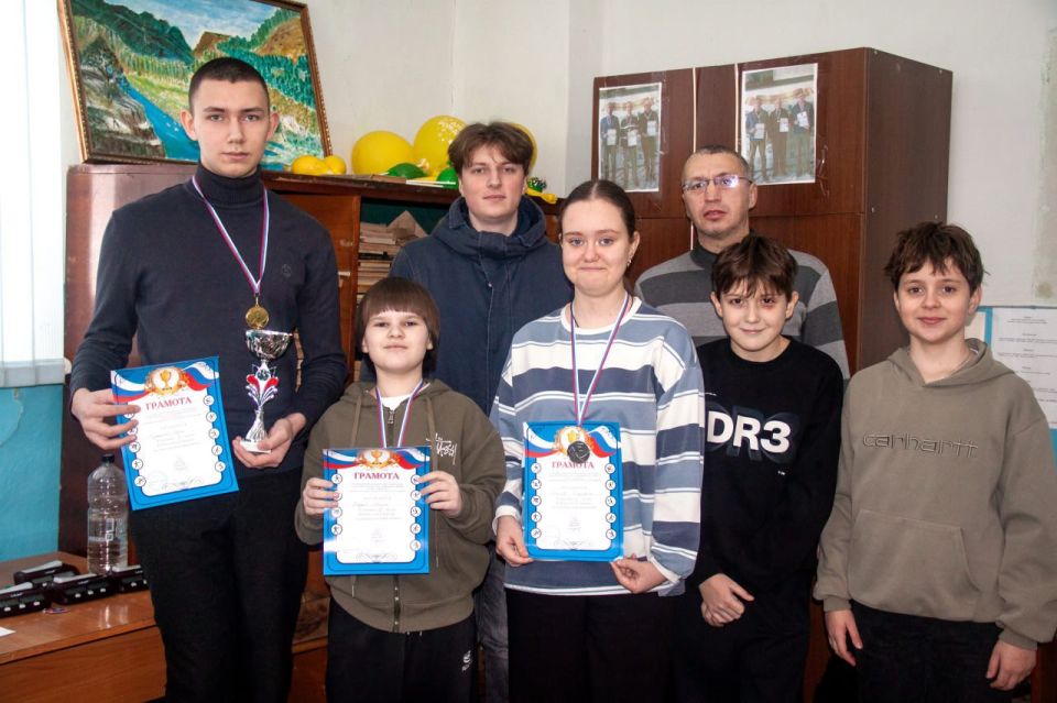 Турнир по шахматам. 28 декабря в городе Енакиево состоялся новогодний турнир по шахматам Турнир по шахматам. 28 декабря в городе Енакиево состоялся новогодний турнир по шахматам