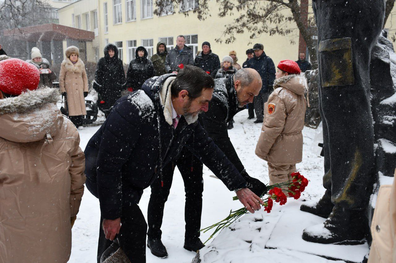Подводя итоги нашей партийной работы в уходящем году, хочется отметить огромную работу, которую провели наши однопартийцы-единороссы Подводя итоги нашей партийной работы в уходящем году, хочется отметить огромную работу, которую провели наши однопартийцы-единороссы