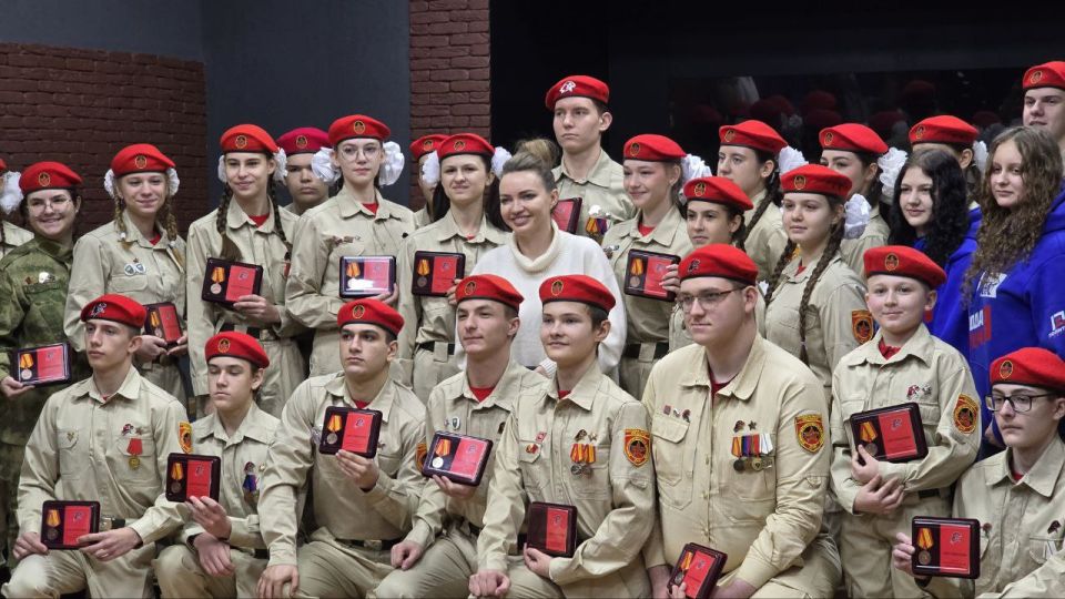Юнармеец из Кировского удостоена медали «Юнармейская доблесть» III степени Юнармеец из Кировского удостоена медали «Юнармейская доблесть» III степени