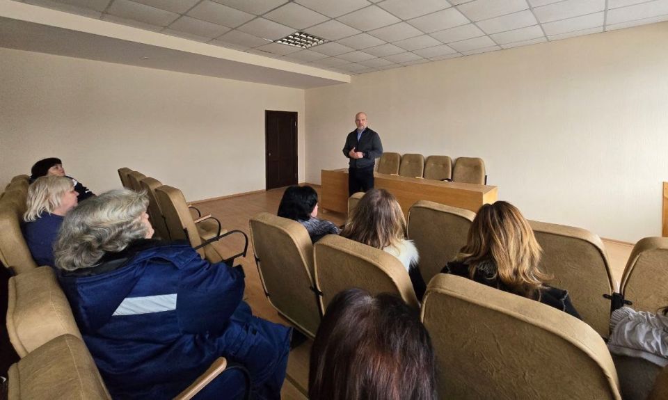 Важным направлением в работе местного отделения «ЕДИНОЙ РОССИИ» является эффективное взаимодействием со всеми структурами власти Важным направлением в работе местного отделения «ЕДИНОЙ РОССИИ» является эффективное взаимодействием со всеми структурами власти