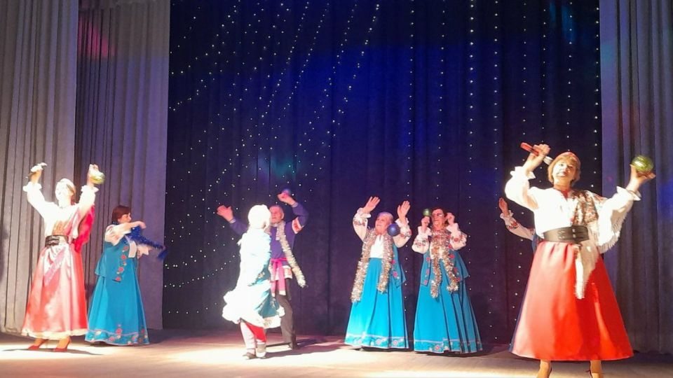В Старобешевском округе прошел концерт «Новогодняя феерия» В Старобешевском округе прошел концерт «Новогодняя феерия»