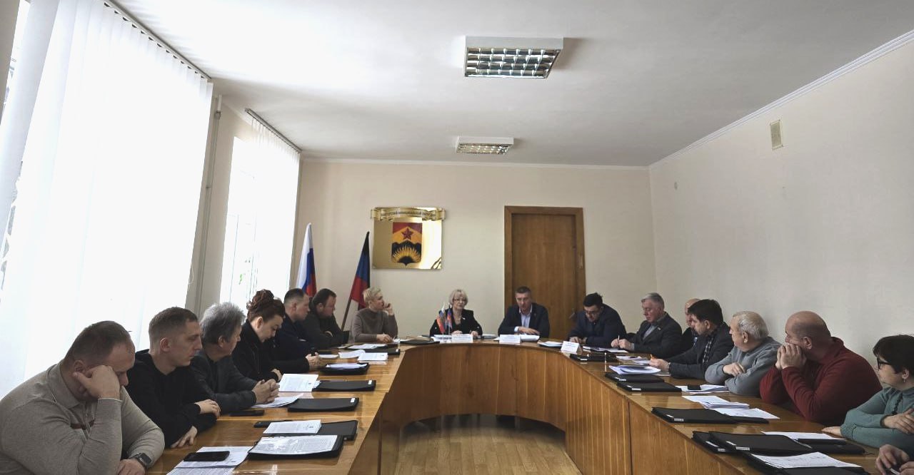 Состоялось внеочередное заседание Шахтерского муниципального совета