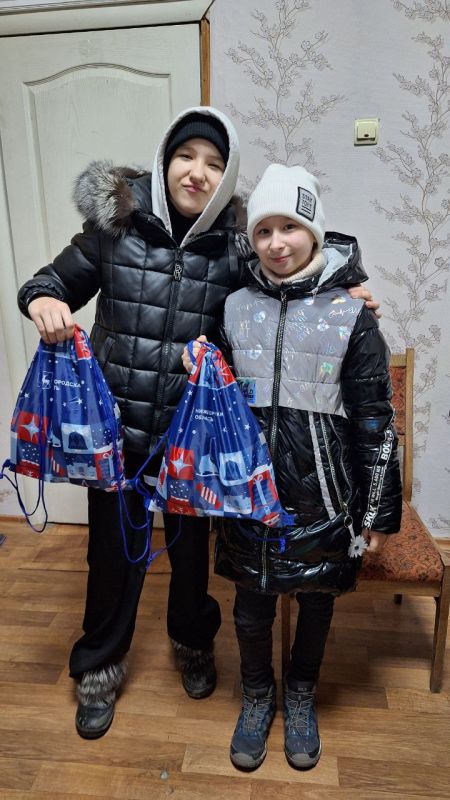 С наступающим Новым годом! С наступающим Новым годом!